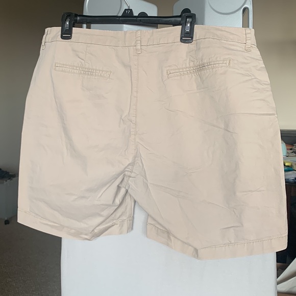Old Navy shorts - Picture 2 of 3